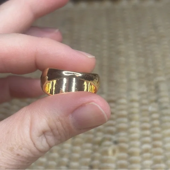 Black and White Checkered Enamel Dome Gold Tone Costume Fashion Ring Size 8 - Picture 5 of 7